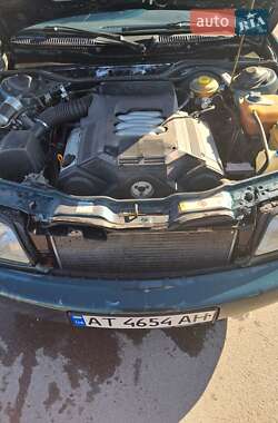 Седан Audi A6 1995 в Немирове