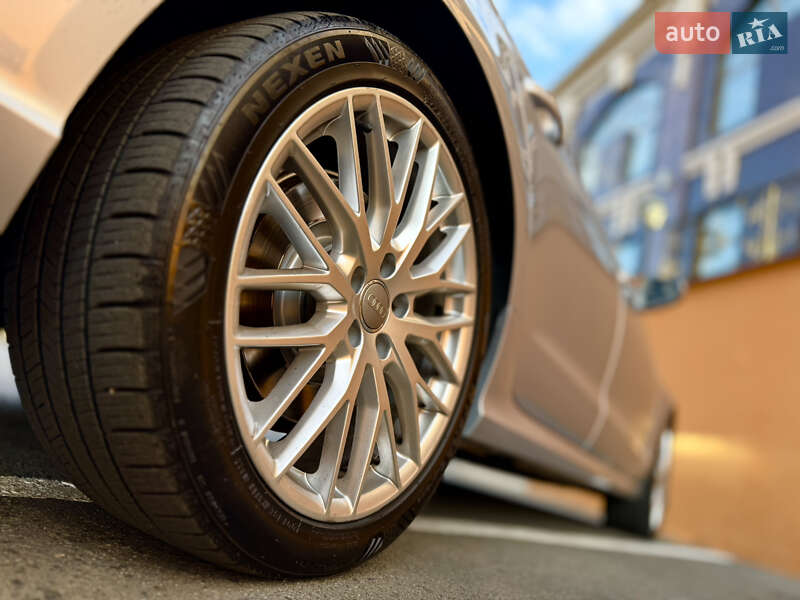 Седан Audi A6 2015 в Одессе