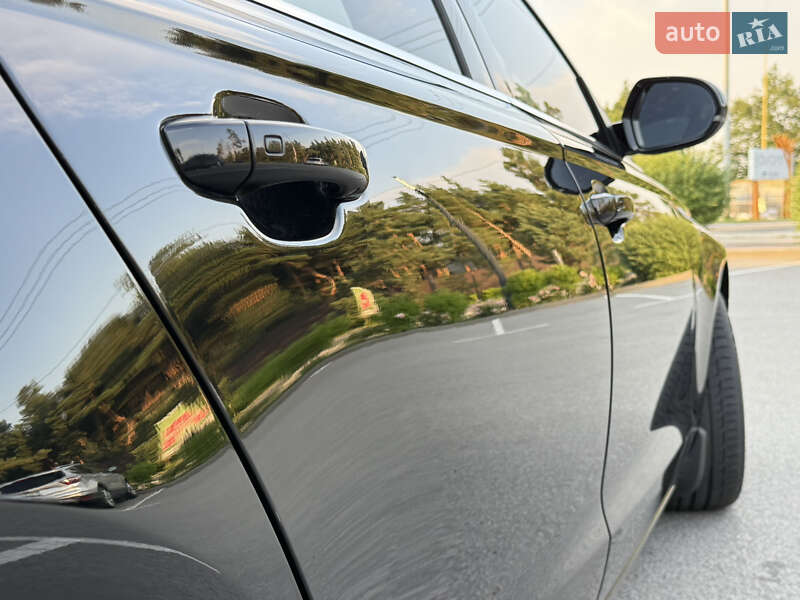 Седан Audi A6 2012 в Киеве