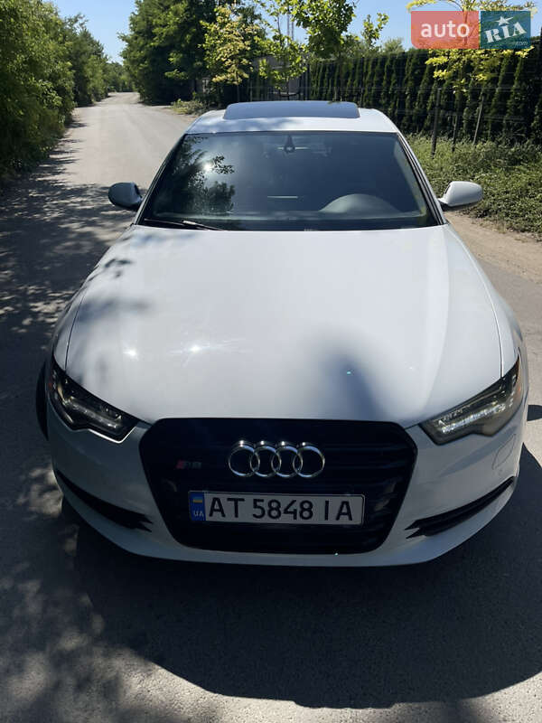 Седан Audi A6 2013 в Чернівцях