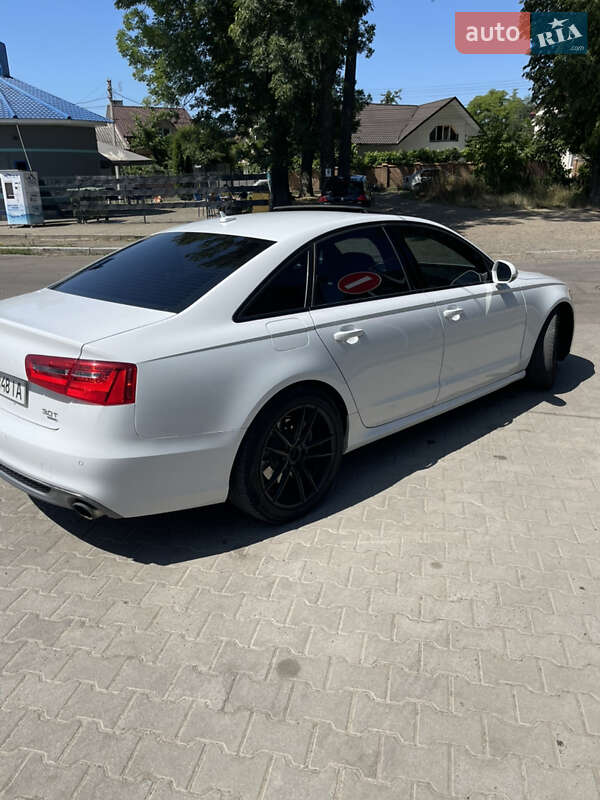 Седан Audi A6 2013 в Чернівцях
