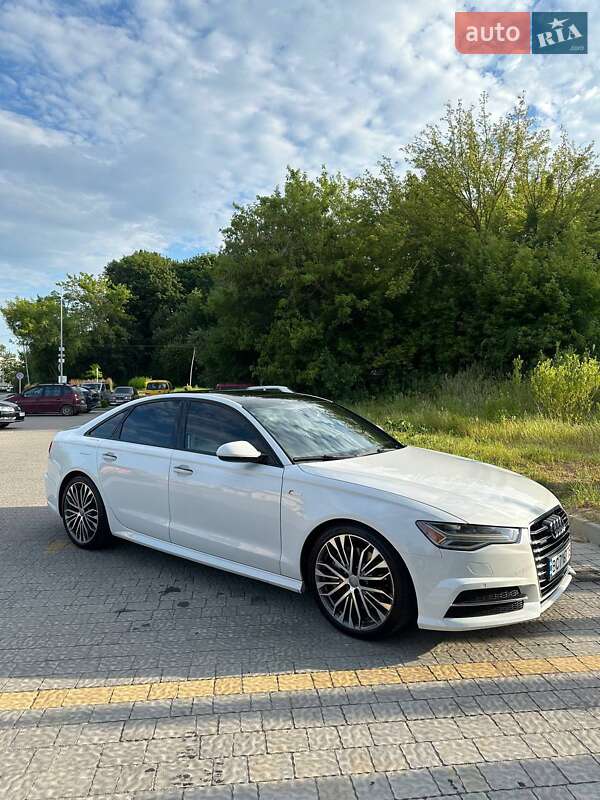 Седан Audi A6 2015 в 