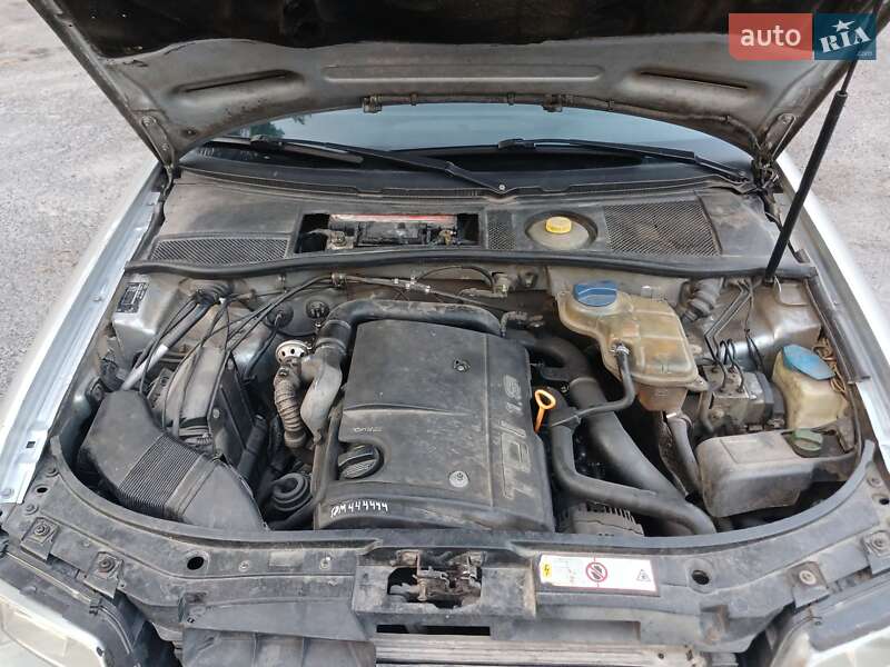 Седан Audi A6 1998 в Жовкве