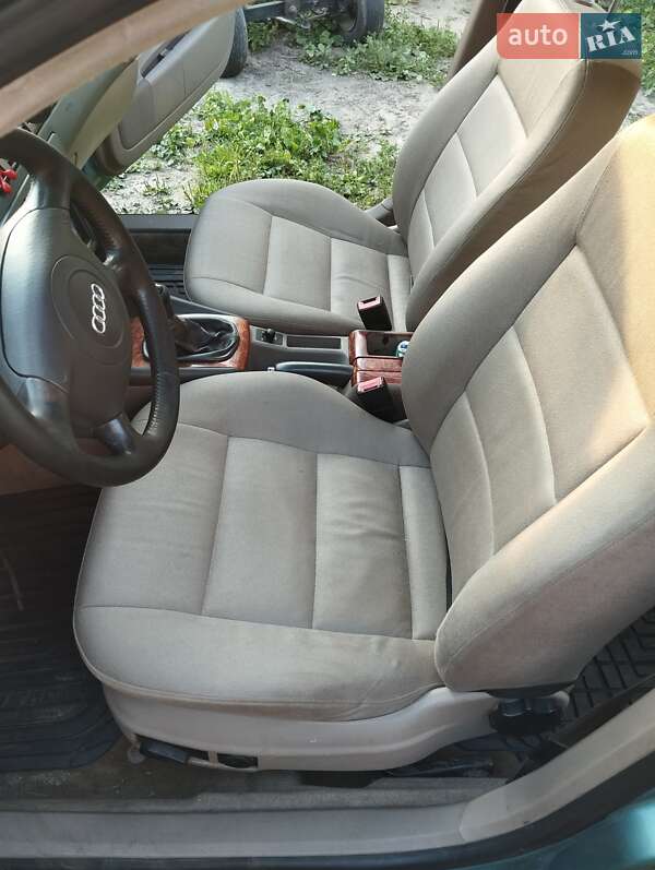 Седан Audi A6 2000 в Глухове