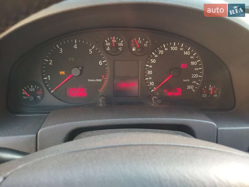 Седан Audi A6 2000 в Глухове