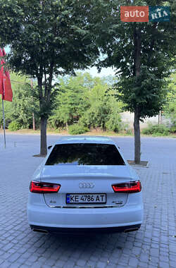 Седан Audi A6 2015 в 