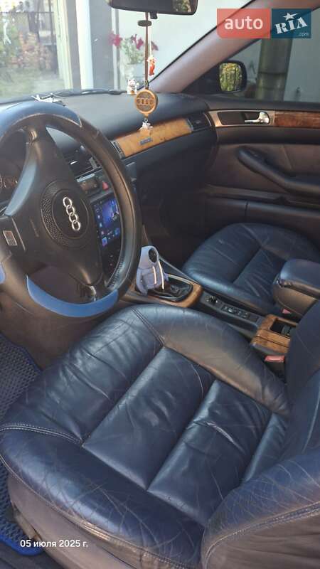 Седан Audi A6 1998 в Богуславе