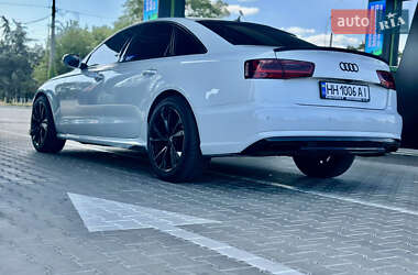 Седан Audi A6 2015 в 