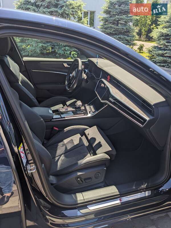 Седан Audi A6 2022 в Львове