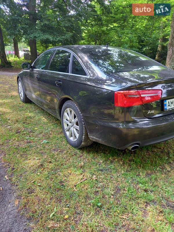 Седан Audi A6 2012 в Дубні
