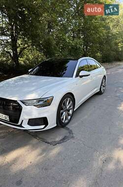 Седан Audi A6 2022 в 