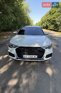 Седан Audi A6 2022 в 
