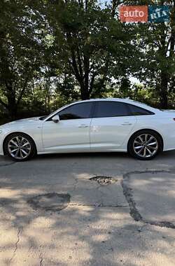 Седан Audi A6 2022 в 