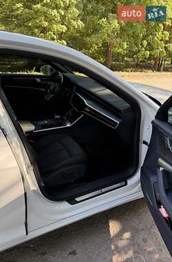 Седан Audi A6 2022 в 
