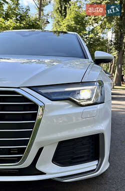 Седан Audi A6 2019 в 