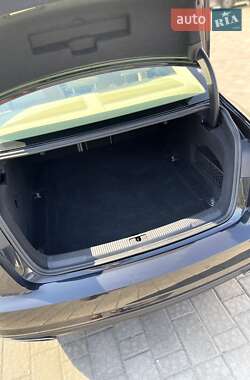 Седан Audi A6 2016 в 