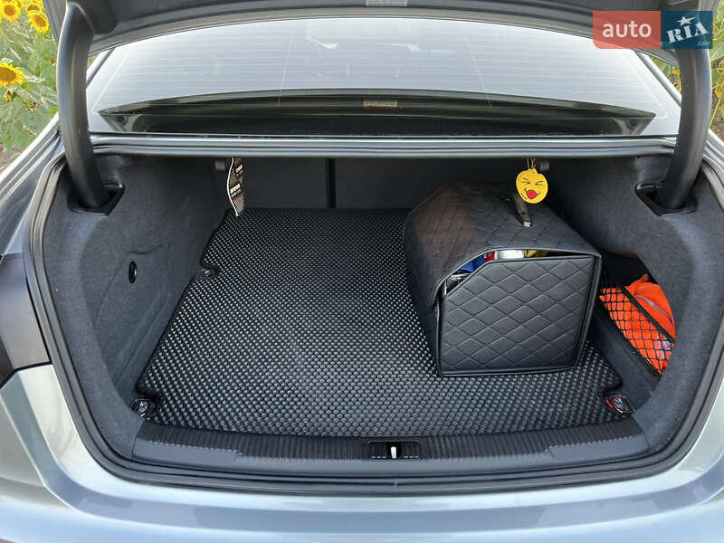 Седан Audi A6 2013 в Умані