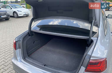 Седан Audi A6 2016 в 