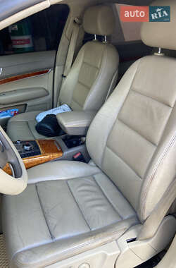 Седан Audi A6 2004 в 
