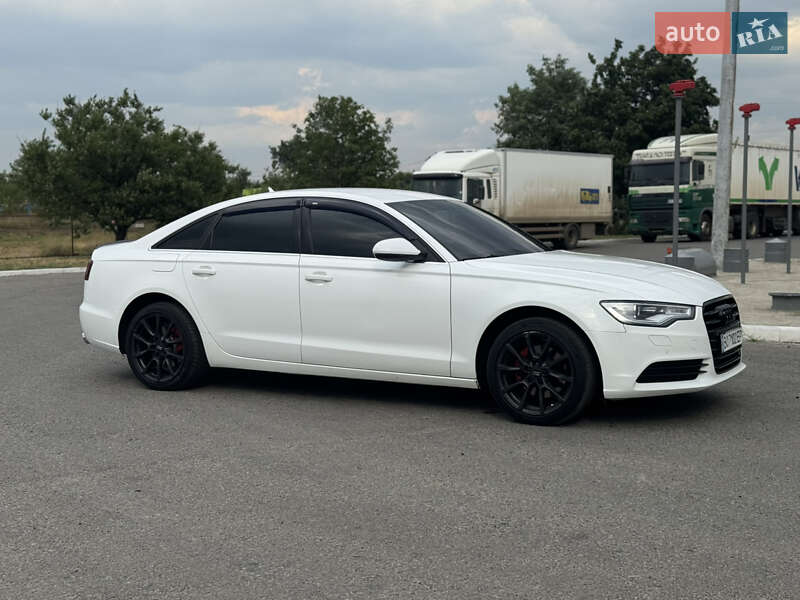 Седан Audi A6 2012 в Покровському