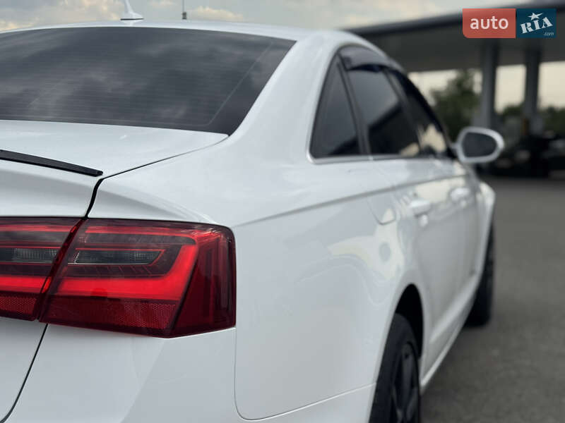 Седан Audi A6 2012 в Покровському