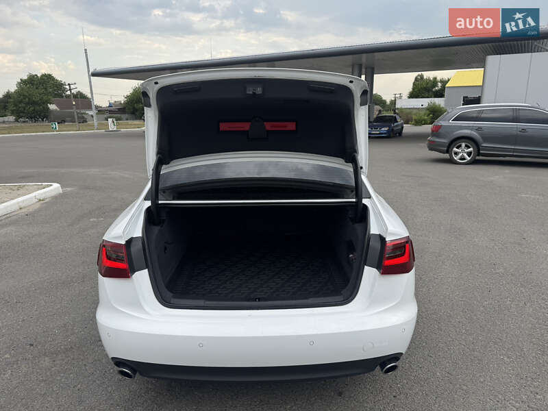Седан Audi A6 2012 в Покровському