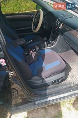 Седан Audi A6 2001 в 