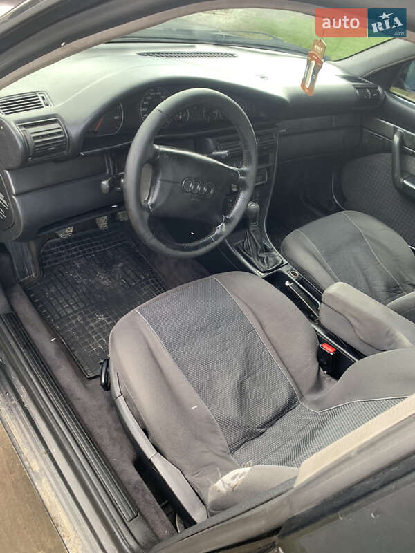 Седан Audi A6 1996 в Яворове