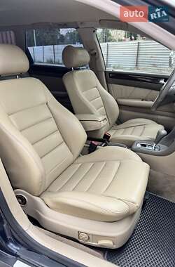 Универсал Audi A6 2004 в 