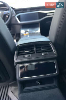 Седан Audi A6 2020 в 