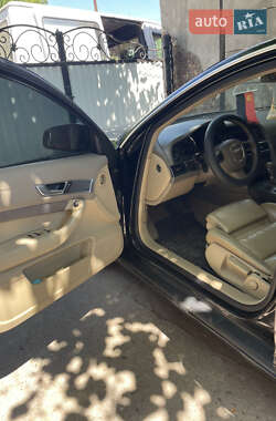 Седан Audi A6 2004 в 