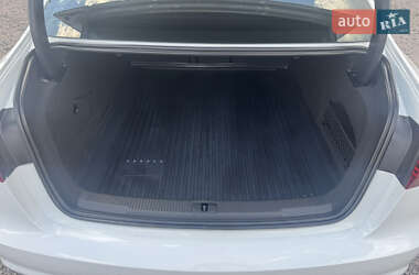 Седан Audi A6 2016 в 