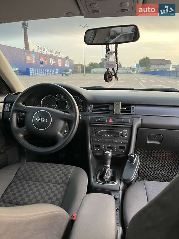 Универсал Audi A6 2004 в Нововолынске