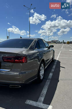 Седан Audi A6 2015 в 