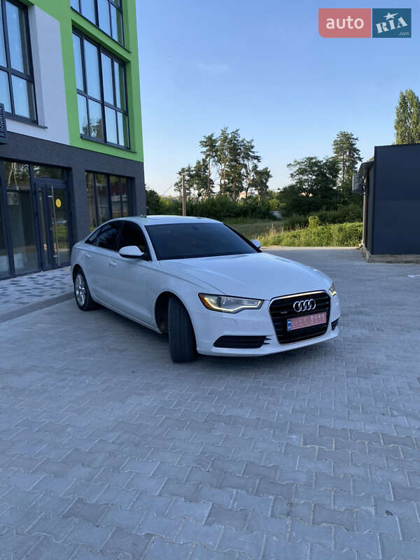 Седан Audi A6 2015 в 
