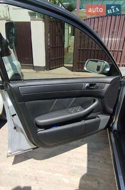 Универсал Audi A6 2003 в 