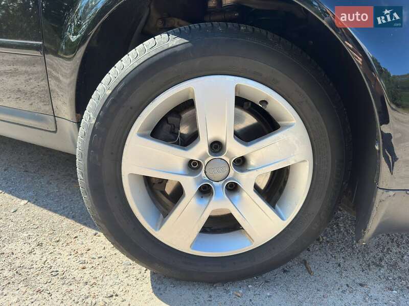 Седан Audi A6 2001 в Лебедине