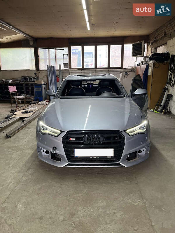 Седан Audi A6 2015 в 