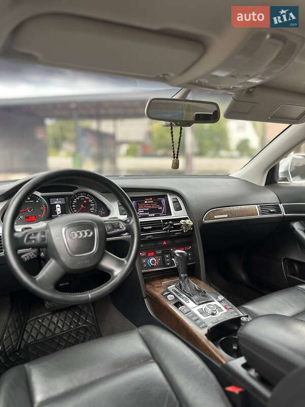 Седан Audi A6 2010 в Рахове