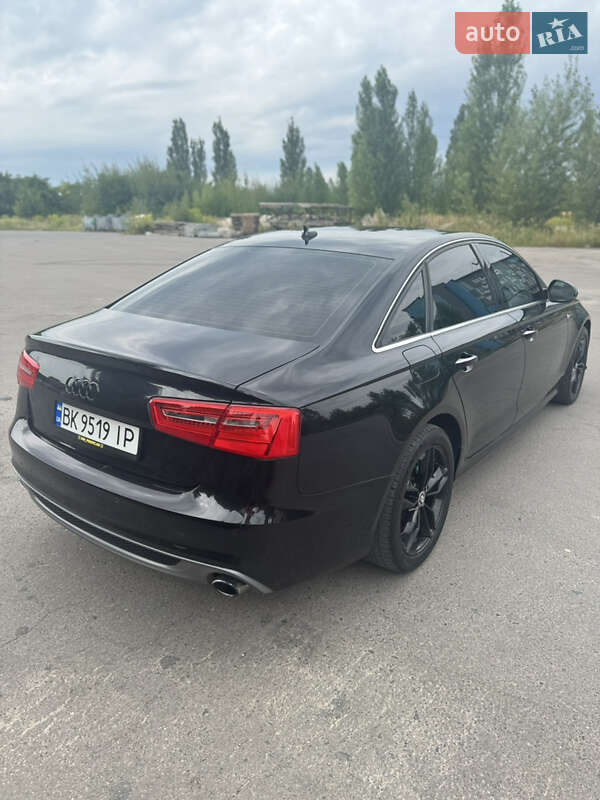 Седан Audi A6 2014 в Ровно