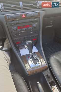 Седан Audi A6 2003 в 