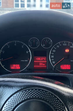 Универсал Audi A6 2001 в 