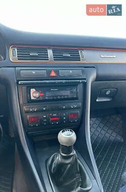 Седан Audi A6 1998 в 