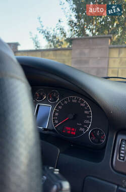 Седан Audi A6 1999 в 