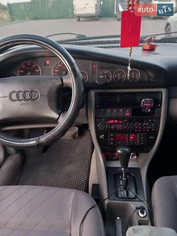 Седан Audi A6 1997 в Львові