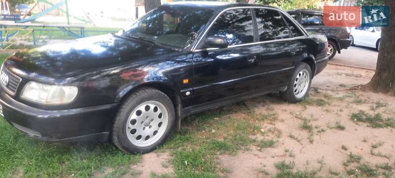Седан Audi A6 1995 в Киеве