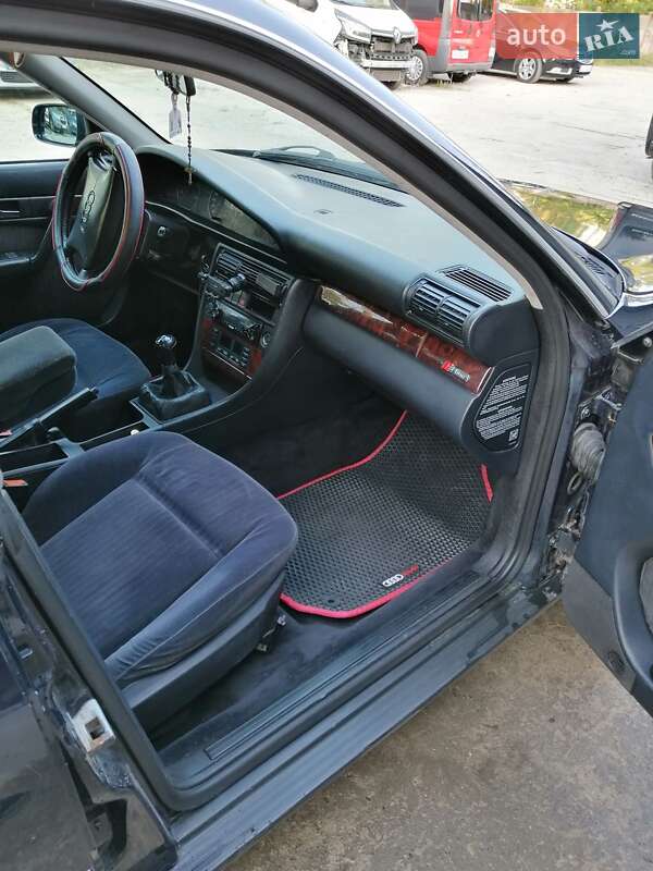 Седан Audi A6 1995 в Львове