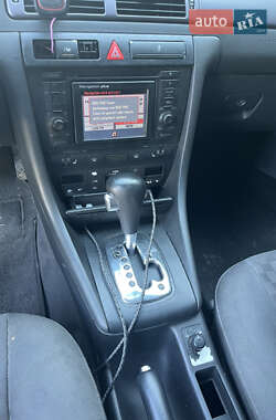 Седан Audi A6 2003 в 