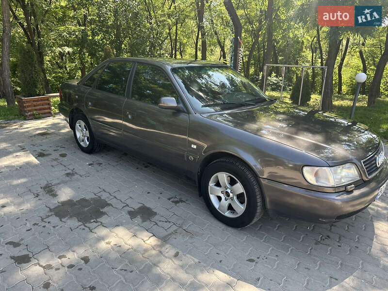 Седан Audi A6 1997 в Копычинце