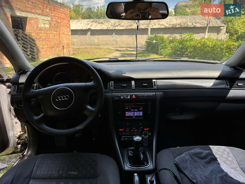 Седан Audi A6 2002 в Хотине